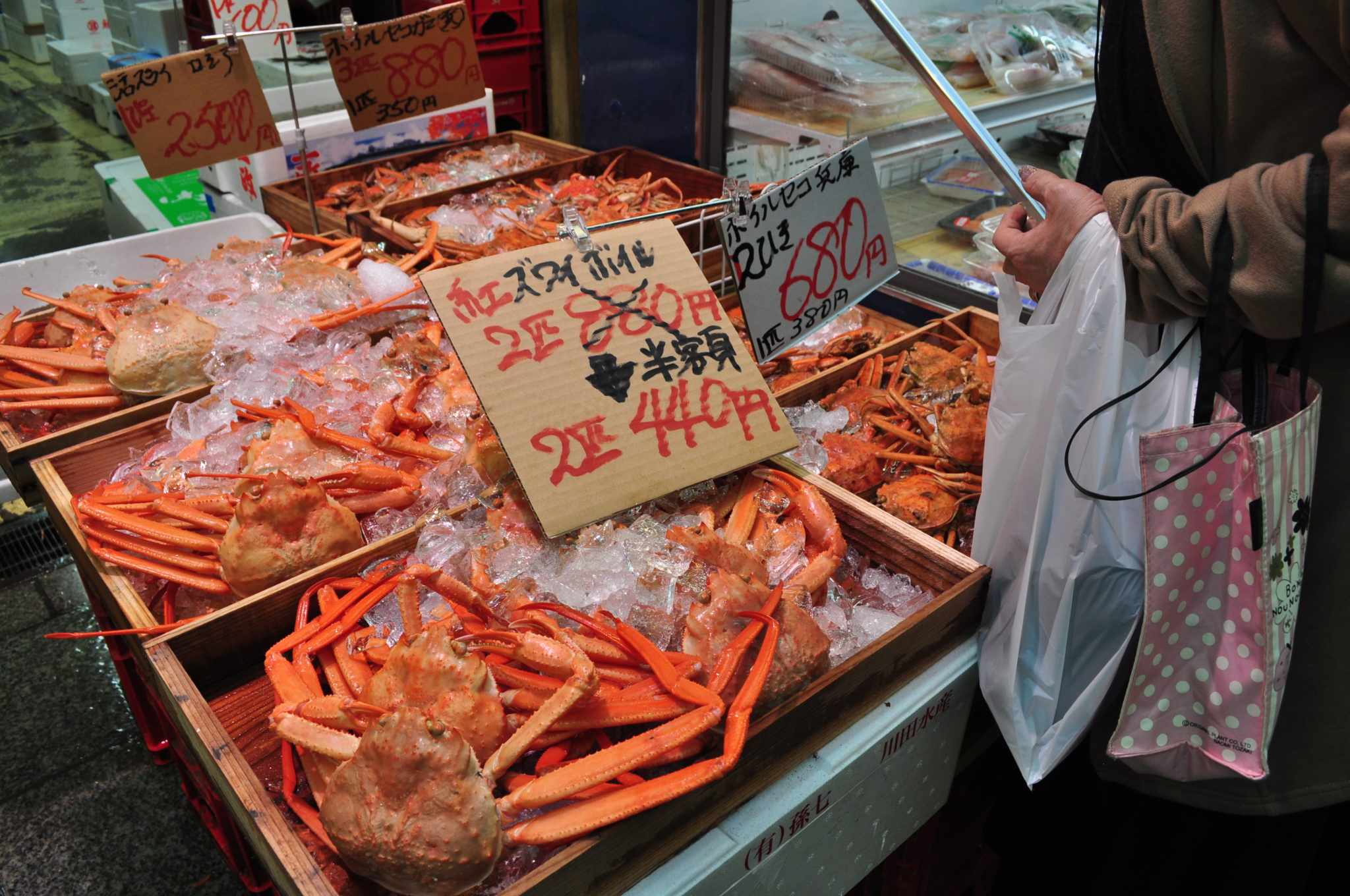 Japonia, Osaka, Kuromon, market Kuromon, jedzenie, zakupy, ryby, owoce morza, krewetki, ośmiornice, kraby, homary, sea food