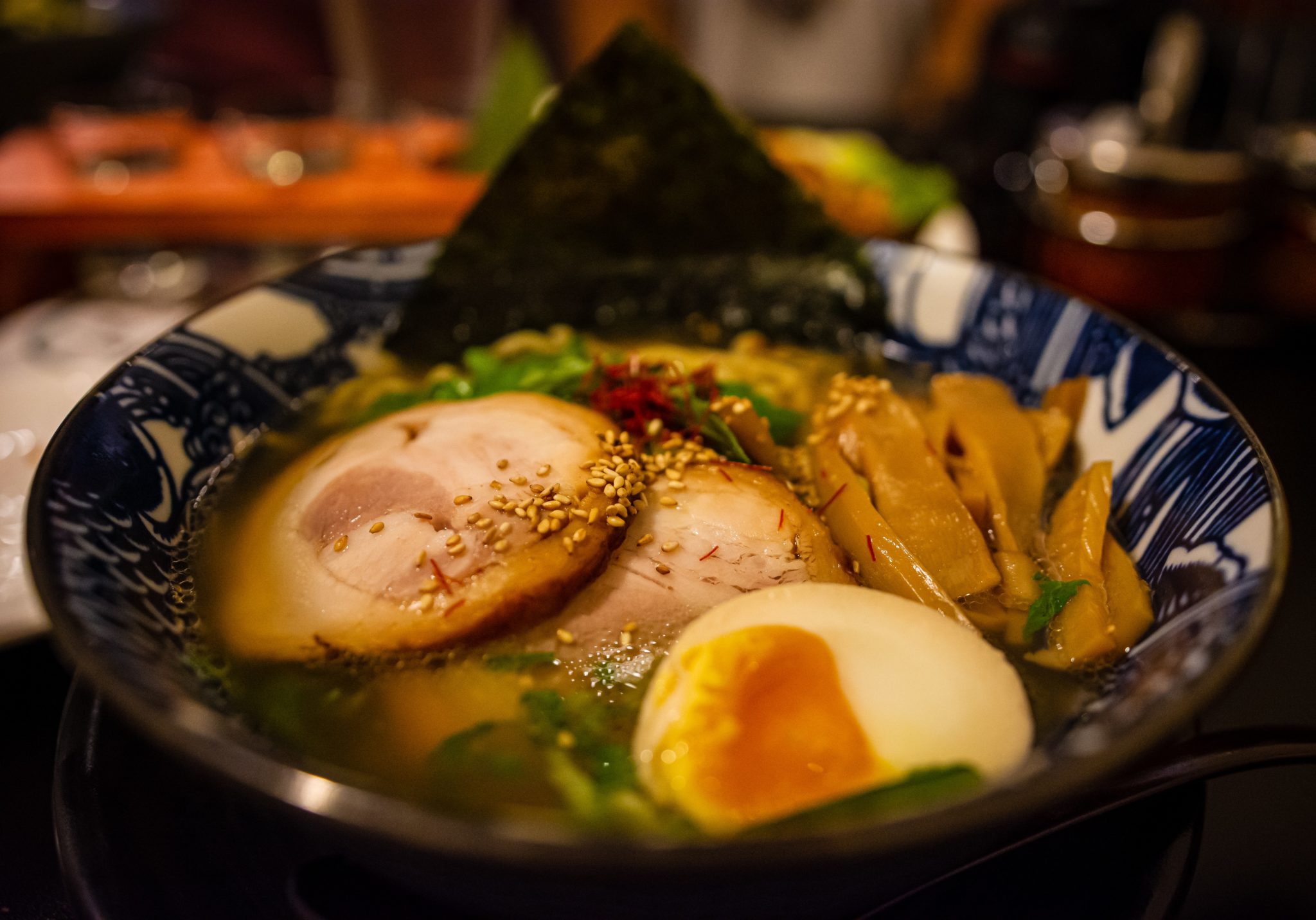 ramen, Japonia, Tokio, zupa, restauracja, knajpa, knajpka, pałeczki, jajko, posiłek, kolacja, obiad, kuchnia, kuchnia japońska