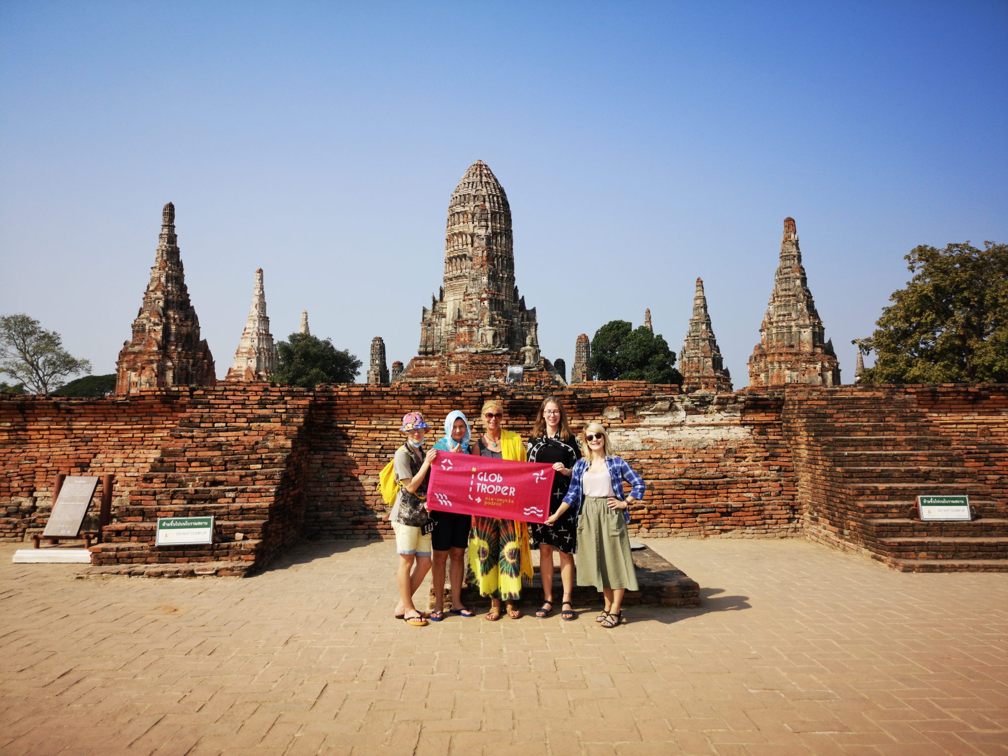 Ayutthaya Ajutthaja ruiny dawnej stolicy Tajlandii wpisane na Listę UNESCO wyprawa z GlobTroper